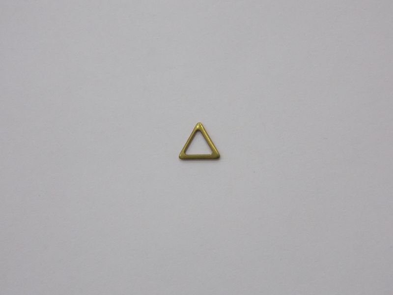 Triangulo Vazado Medio 7mm