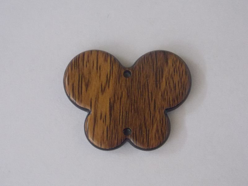Borboleta Madeira C/ 1 Furo Encima 1 Embaixo 22x27mm