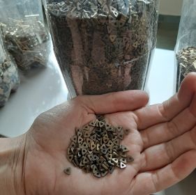 TRIÂNGULO MACIÇO C/ FURO 5.2X5.7X1.5 - Image 4